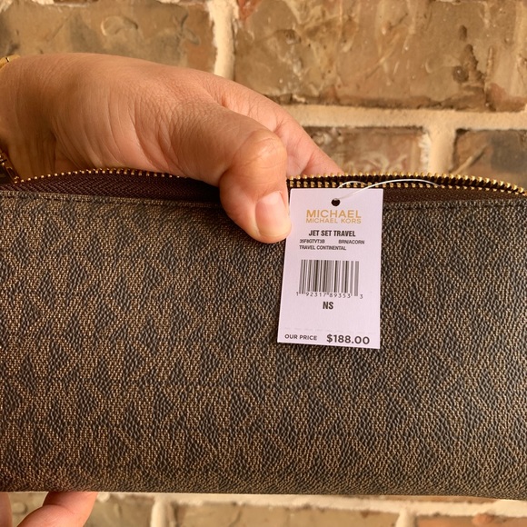 OFFERS?NEW Michael Kors Travel Continental Wallet - Picture 5 of 8